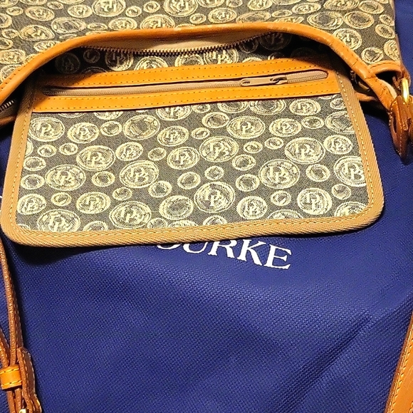 Dooney & Bourke Bubble Logo Print w/Dustbag - Picture 8 of 15